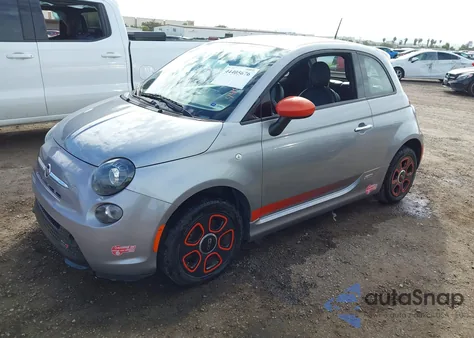 2017 Fiat 500E Battery Electric z USA, uszkodzony, nr VIN 3C3CFFGE3HT600532
